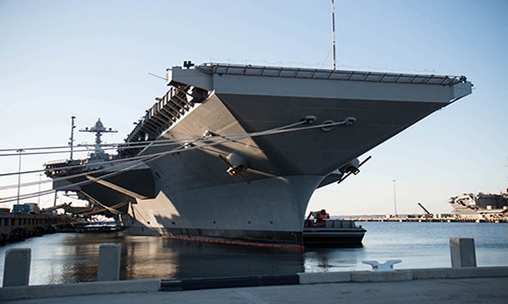 Được biên chế vào Hải quân Mỹ vào tháng 7/2017, USS Gerald R. Ford là tàu sân bay lớp Ford đầu tiên và được trang bị công nghệ tiên tiến hơn hẳn so với tàu sân bay lớp Nimitz. (Nguồn ảnh: Business Insider)